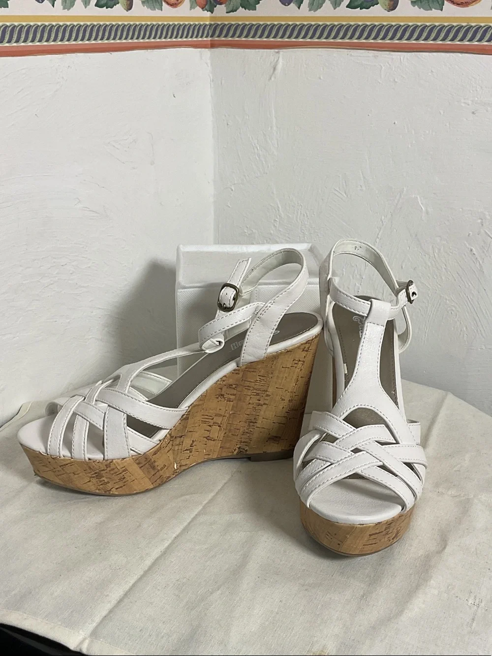 Brash White Strappy Cork Wedge Sandals Size 9 NWT